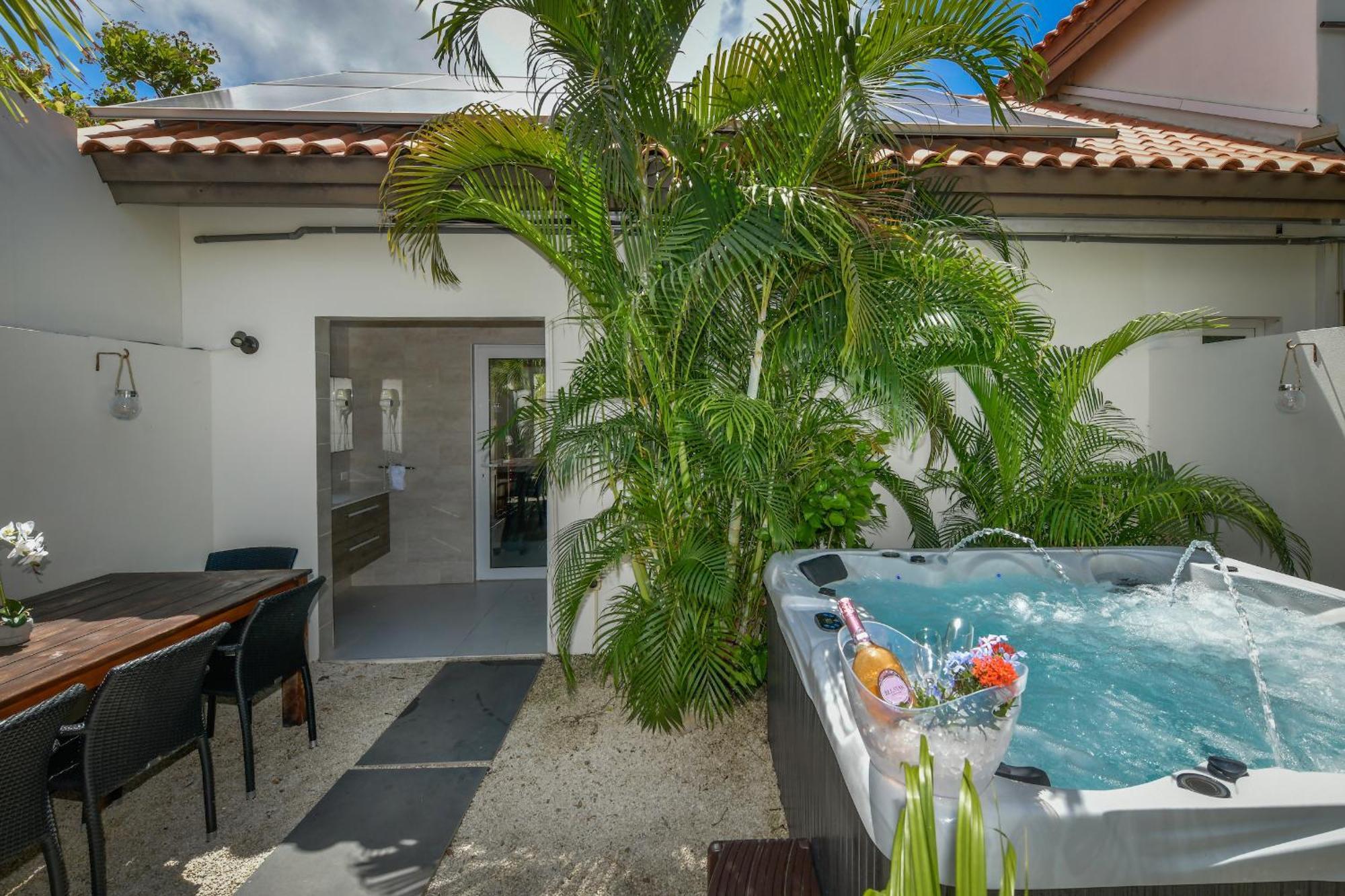 Boutique Hotel Swiss Paradise Aruba Villas And Suites Palm Beach Ngoại thất bức ảnh