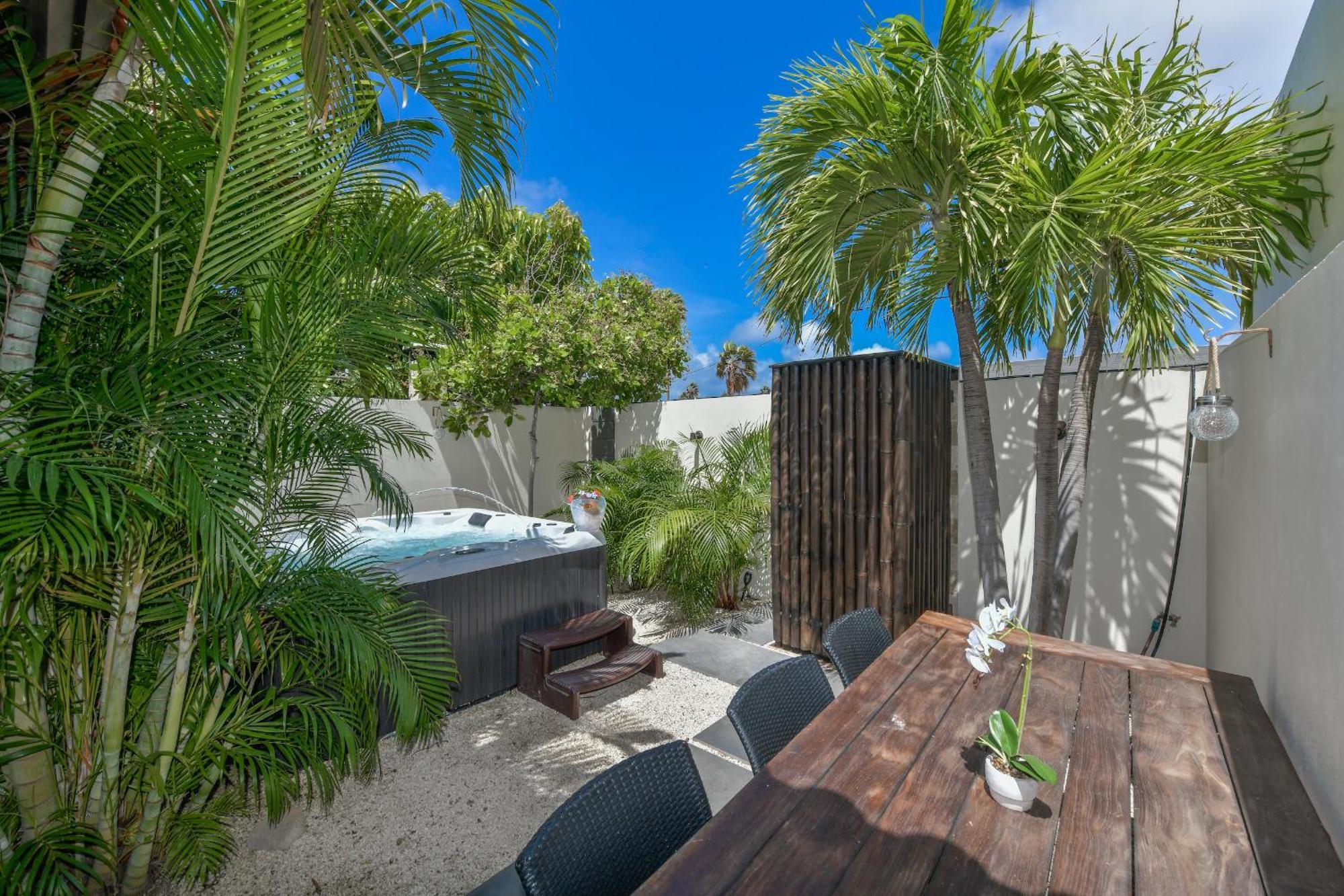 Boutique Hotel Swiss Paradise Aruba Villas And Suites Palm Beach Ngoại thất bức ảnh